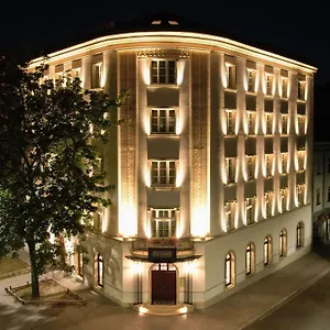 https://the-crown-krakow-handwritten-collection.krakowhotelspoland.com